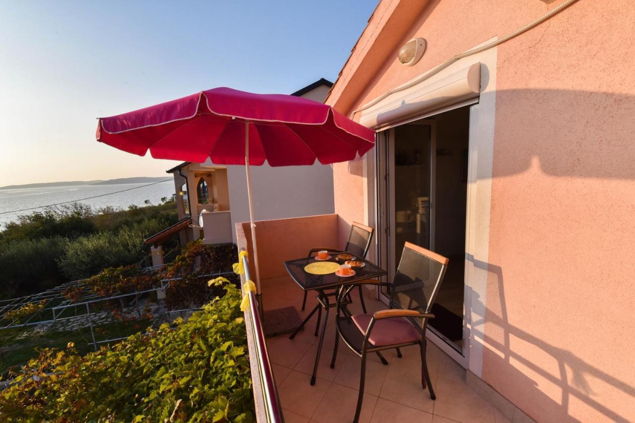 Bonaca Apartment รทินา ภายนอก รูปภาพ