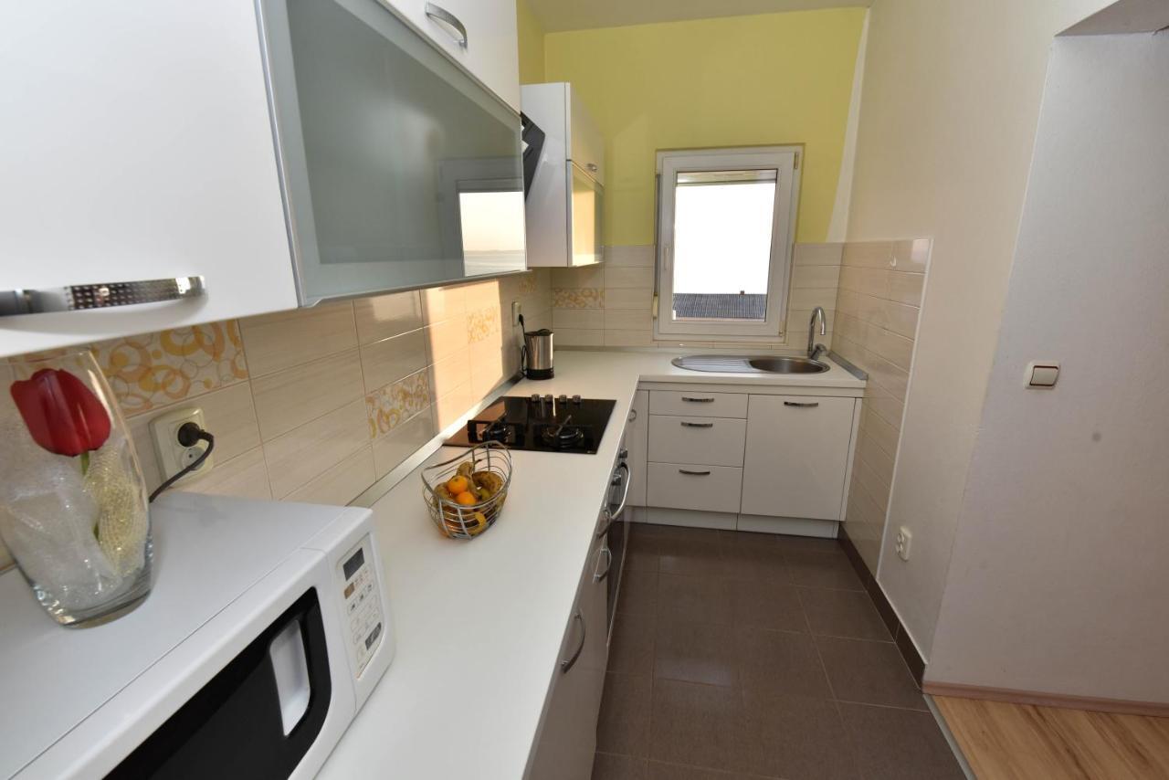 Bonaca Apartment รทินา ภายนอก รูปภาพ